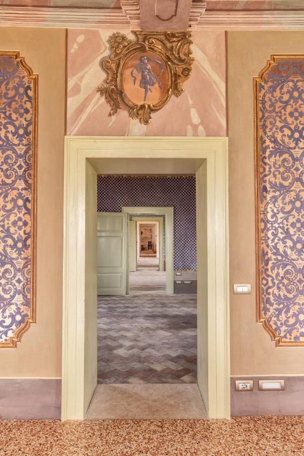 Palazzo Montanari Art & Wine Luxury Apartments 弗马尼 外观 照片